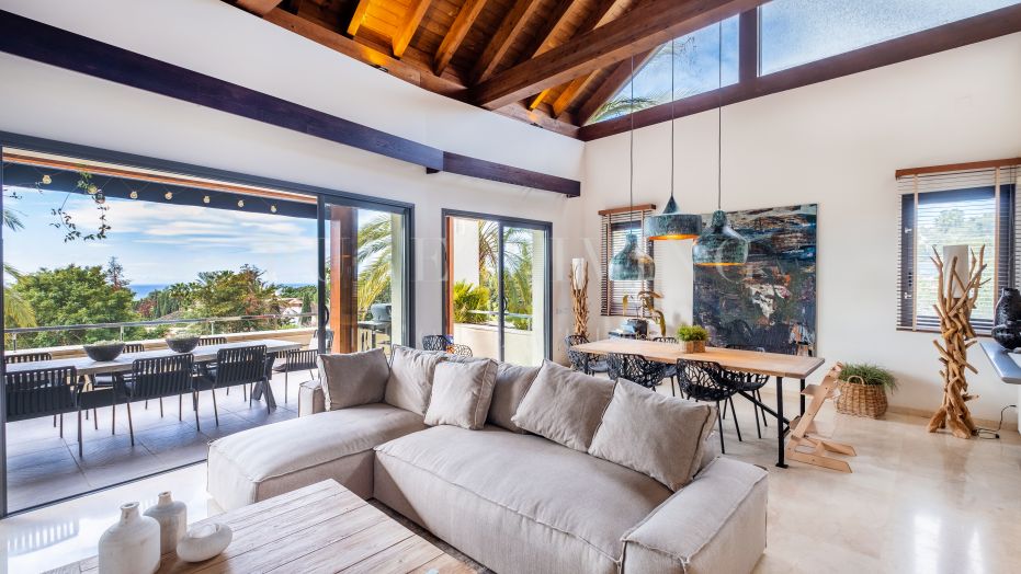 Impresionante ático dúplex sin amueblar en Imara con vistas panorámicas al mar, idealmente situado en la prestigiosa Sierra Blanca