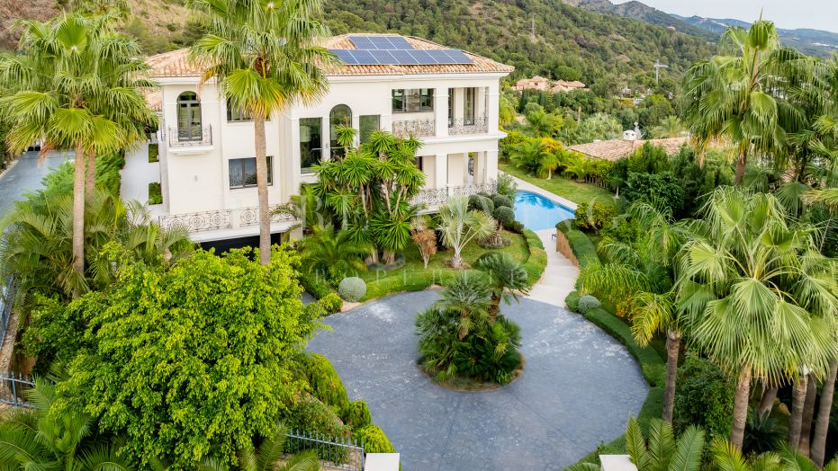 Stunning villa located in the prestigious gated community of Sierra Blanca in Marbella´s golden mile