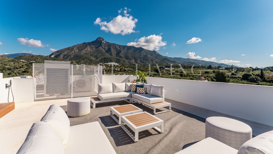 Exceptional Contemporary 5-Bedroom Villa in Lomas del Virrey, Marbella's Golden Mile
