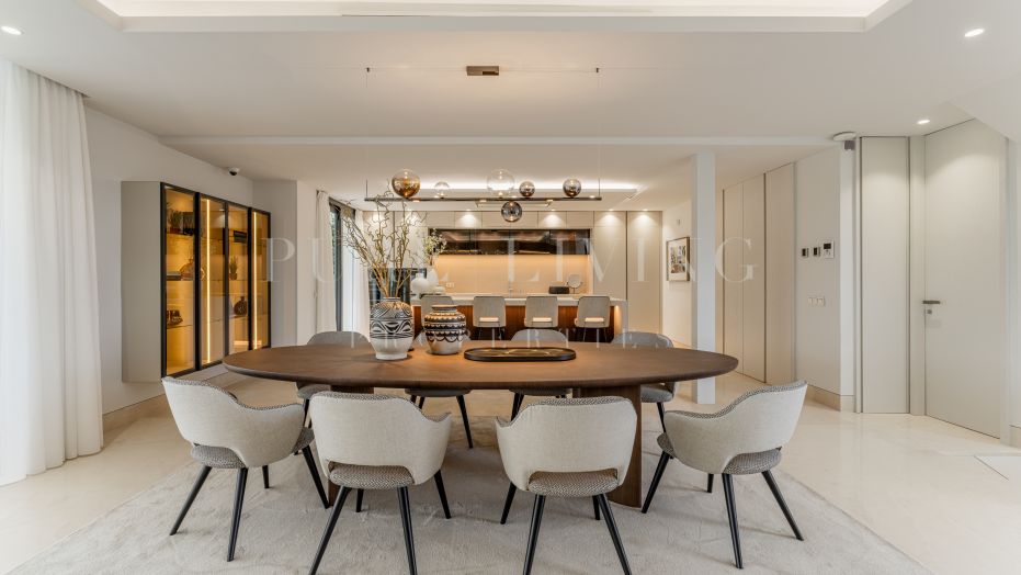 Exceptional Contemporary 5-Bedroom Villa in Lomas del Virrey, Marbella's Golden Mile