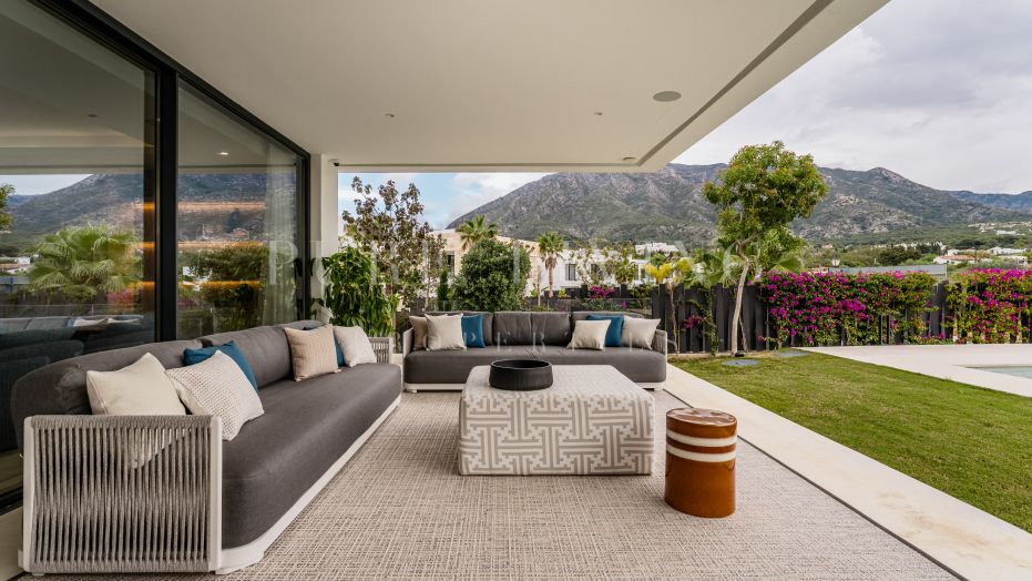 Exceptional Contemporary 5-Bedroom Villa in Lomas del Virrey, Marbella's Golden Mile