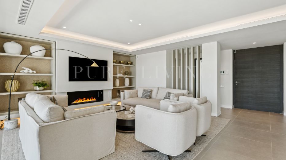 Villa Moderne de 5 Chambres avec de Spacieuses Terrasses dans un Emplacement de Choix à Nueva Andalucía