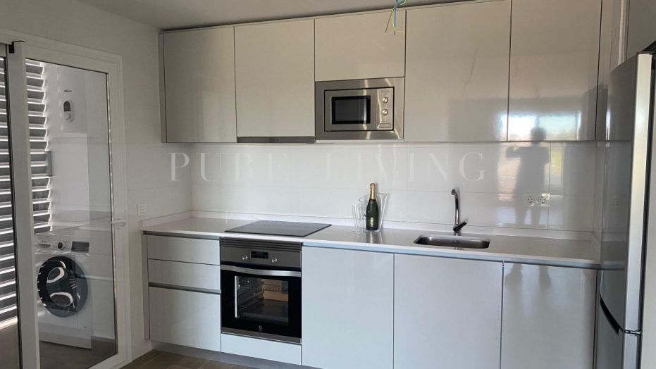 Modern 3-slaapkamer appartement met zeezicht, gelegen in Nueva Andalucia, Marbella