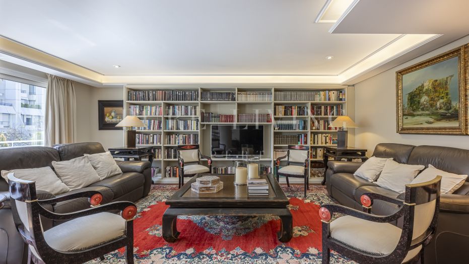 Appartement élégant de 4 chambres avec vue sur la montagne, la ville et la mer à Cipreses del Mar