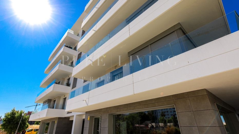 Apartamento contemporáneo de 3 dormitorios en venta en Jardines de Guadaiza