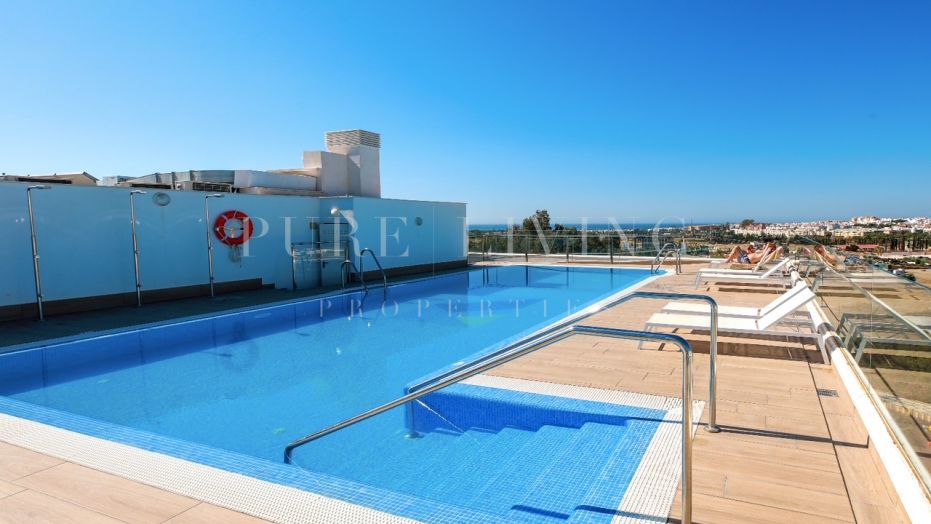 Modern appartement met 3 slaapkamers te koop in Jardines de Guadaiza