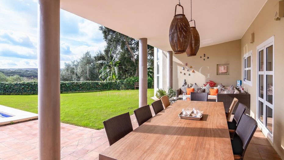 Villa te koop in Sotogrande Alto, rondom een golfbaan