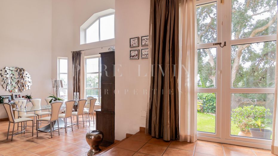 Villa te koop in Sotogrande Alto, rondom een golfbaan