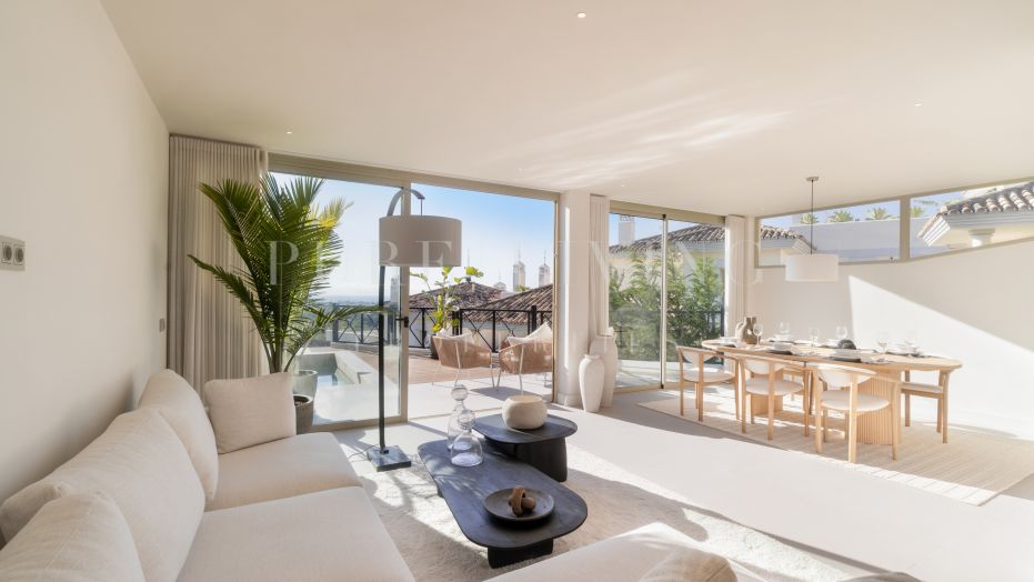 Driekamer Appartement op de Begane Grond met Privézwembad en Panoramisch Uitzicht in Nueva Andalucía