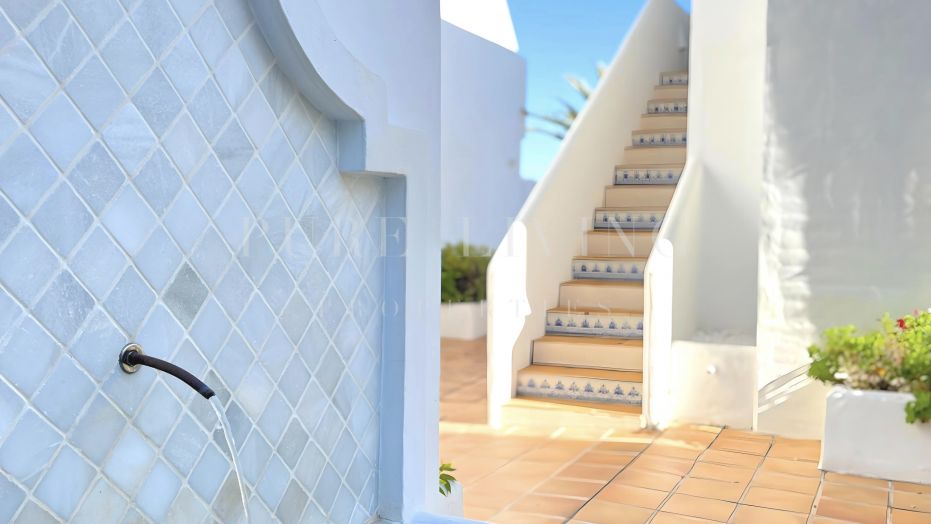 Modern Ground-Floor Apartment with Private Garden in Nueva Andalucía