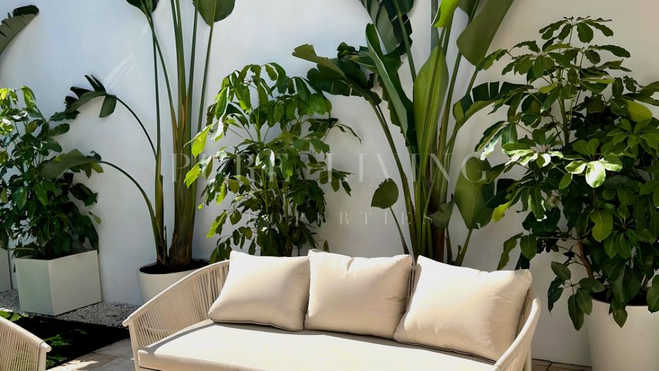 Modern Ground-Floor Apartment with Private Garden in Nueva Andalucía