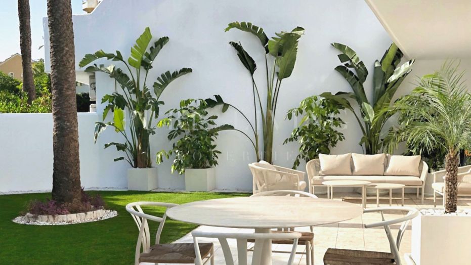 Modern Ground-Floor Apartment with Private Garden in Nueva Andalucía