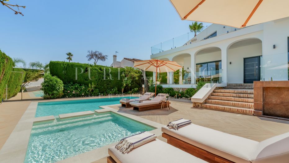 Stunning 4 bedroom villa with mountain views, located in the prestigious Marbella Country Club, Nueva Andalucía