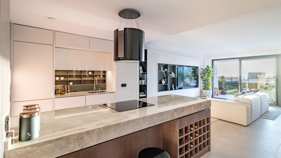 Halfvrijstaande villa met drie slaapkamers en uitzicht op zee en bergen in een exclusief resort in Mijas Costa