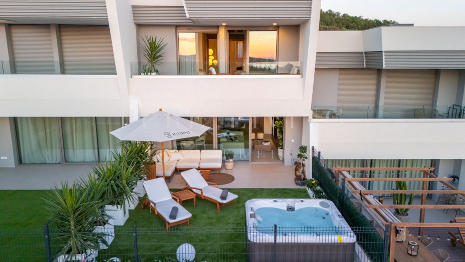 Halfvrijstaande villa met drie slaapkamers en uitzicht op zee en bergen in een exclusief resort in Mijas Costa