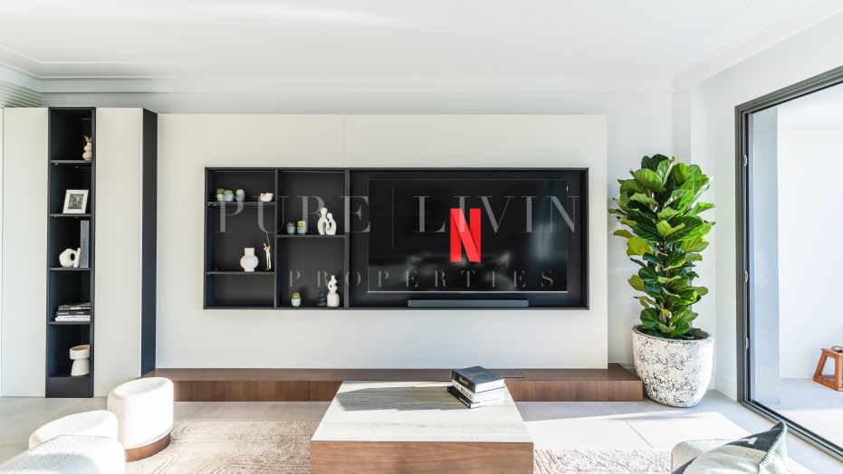 Halfvrijstaande villa met drie slaapkamers en uitzicht op zee en bergen in een exclusief resort in Mijas Costa