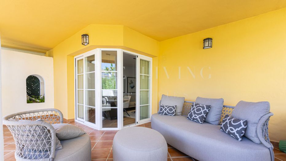 Recently renovated three bedroom apartment in Señorio de Aloha