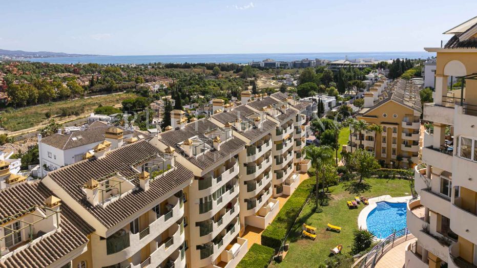 Three bedroom duplex in Señorio de Aloha, Nueva Andalucia