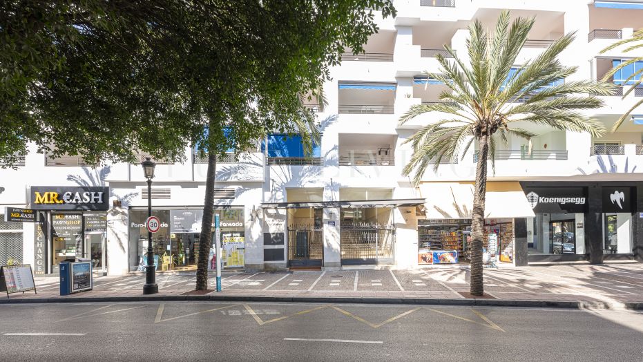 Renovated 4-Bedroom Duplex Penthouse in the Heart of Puerto Banús