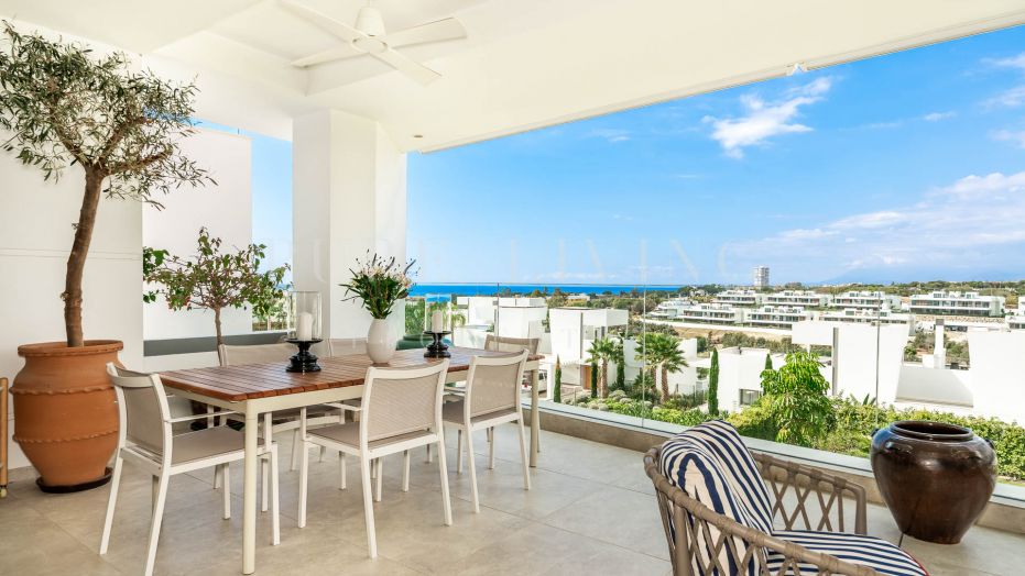 Contemporary Three-Bedroom Apartment with Sea & Sunset Views in Soul Marbella