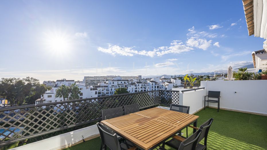 Renovated Duplex Penthouse in Prime Puerto Banús Location