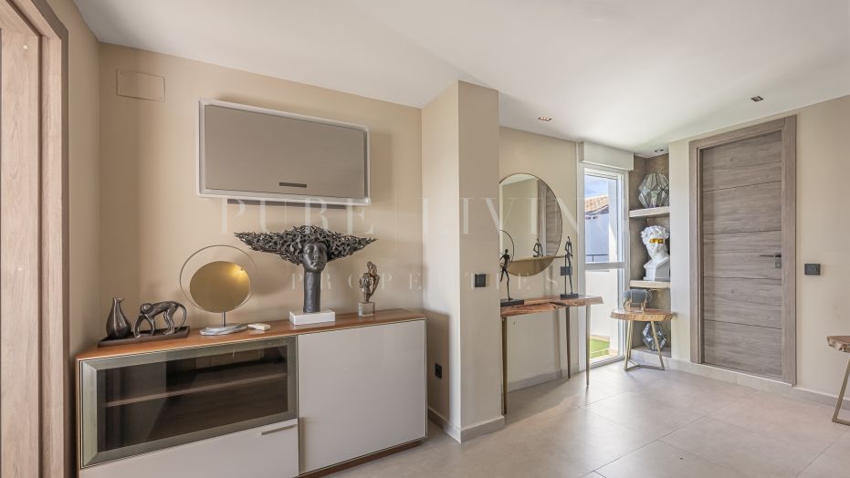 Renovated Duplex Penthouse in Prime Puerto Banús Location