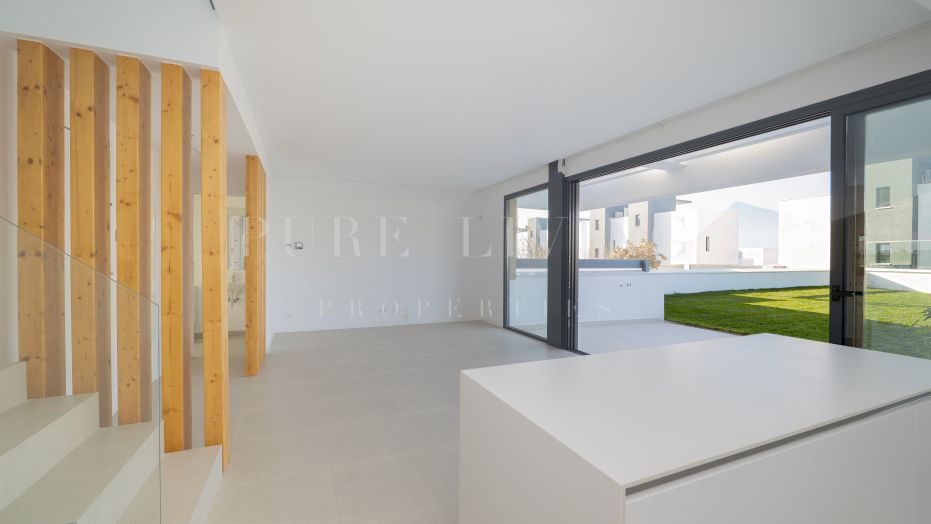 Exceptional brand new, three bedroom townhouse in Benahavis