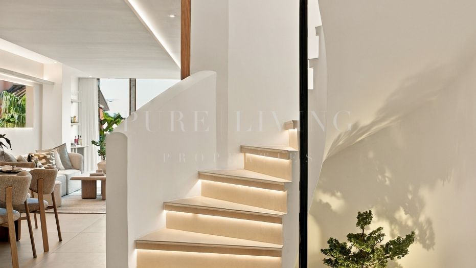 Luxueux penthouse duplex avec terrasse privée sur le toit et jacuzzi, dans un emplacement privilégié de Nueva Andalucía