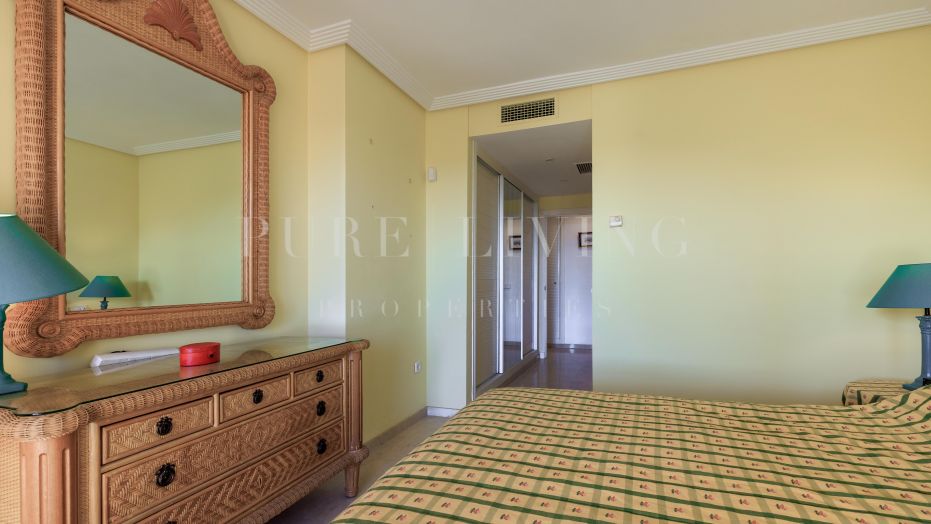 Appartement trois chambres avec terrasse exposée sud-ouest à Los Pinos, Los Arqueros