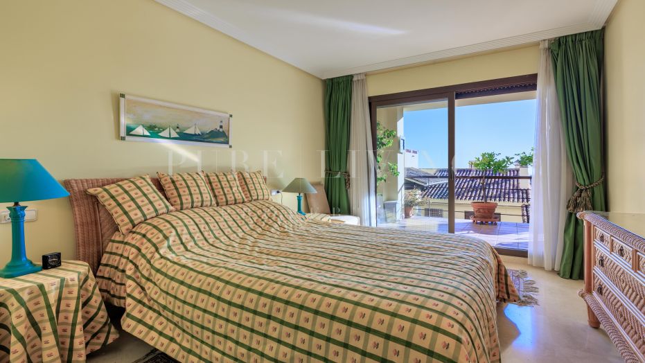Appartement trois chambres avec terrasse exposée sud-ouest à Los Pinos, Los Arqueros