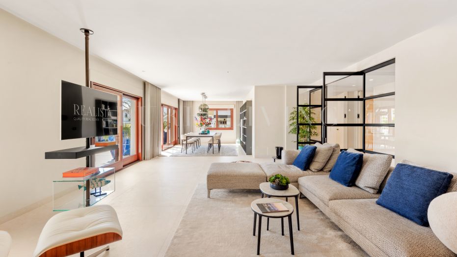 Luxurious four bedroom duplex penthouse in Lomas del Rey, Marbella Golden Mile