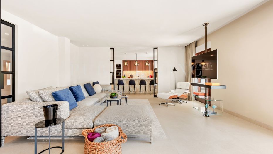 Luxurious four bedroom duplex penthouse in Lomas del Rey, Marbella Golden Mile