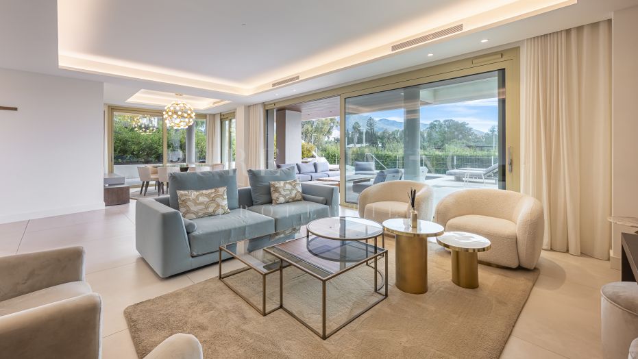 Luxe triplex met 5 slaapkamers en panoramisch uitzicht in Benalús, Marbella Golden Mile