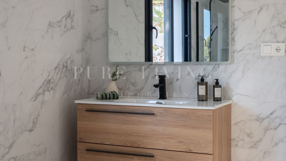 Villa moderna a poca distancia de todos los servicios.