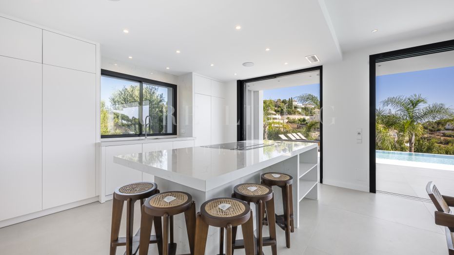 Villa contemporaine avec vue panoramique sur la mer à Elviria