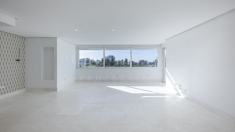 Renovated, first floor two- bedroom apartment in Guadalmina Alta