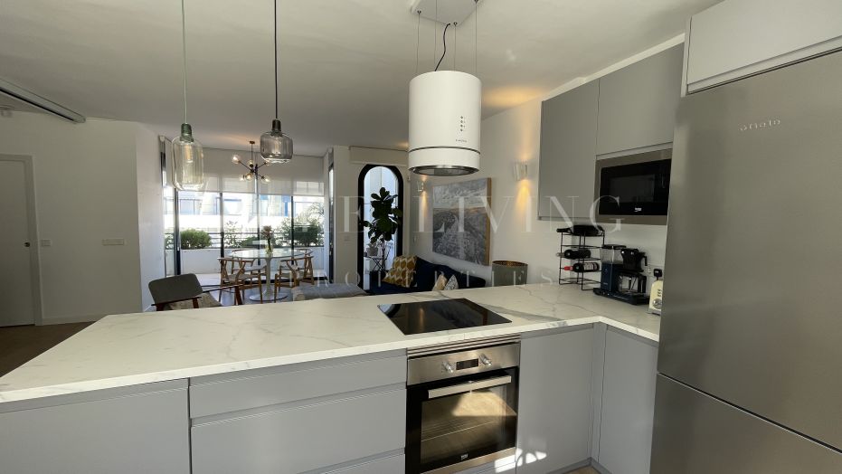 Exceptional 3-bedroom Duplex Penthouse with Sea and Mountain views, located in the prestigious Marbella House community