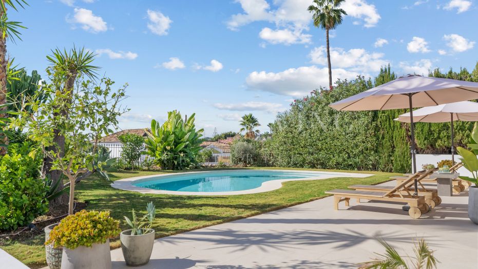 Villa de estilo escandinavo en Nueva Andalucía