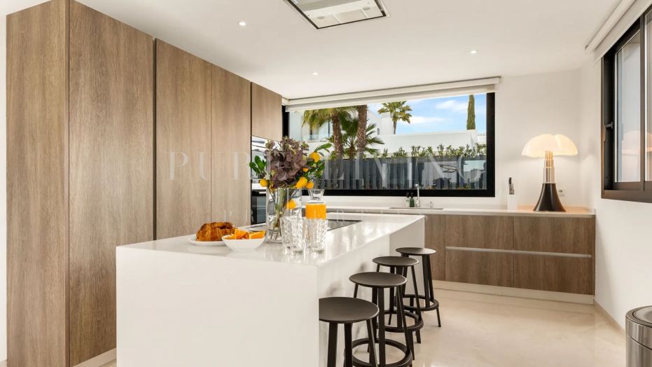 Villa voor korte termijn huur in El Paraiso, Estepona Oost