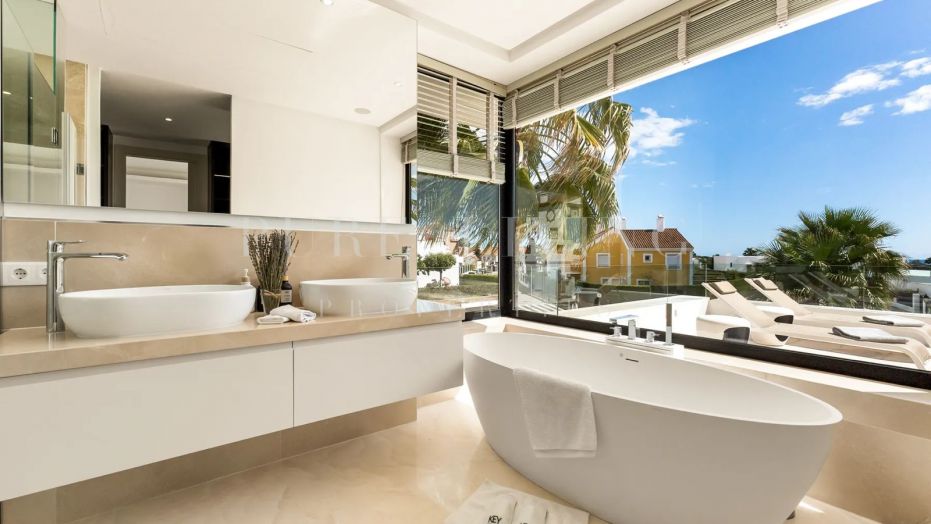 Villa voor korte termijn huur in El Paraiso, Estepona Oost