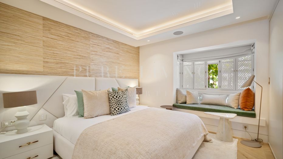 Ático dúplex de 4 dormitorios en primera línea de playa con piscina privada