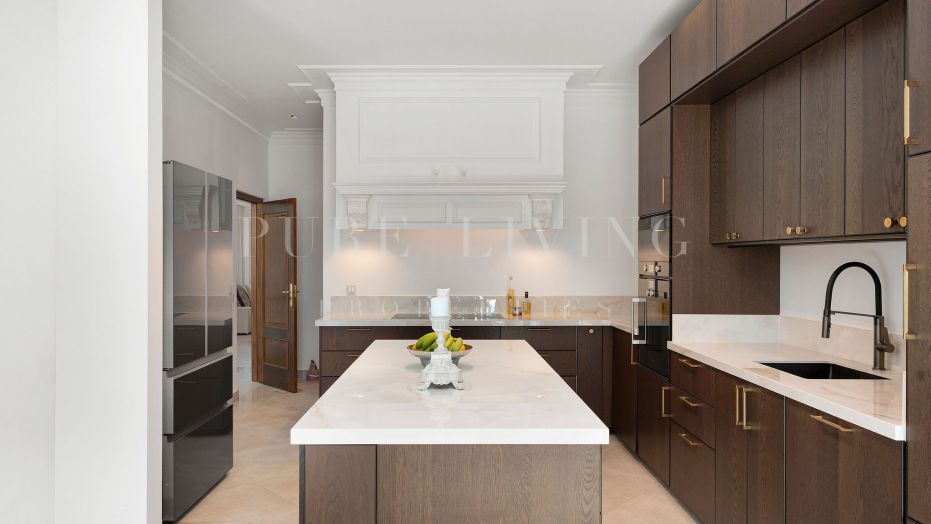 Ruime Mediterrane villa met 4 slaapkamers in het prestigieuze El Madroñal