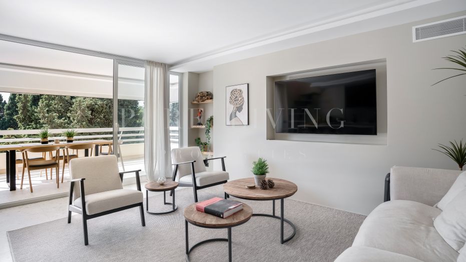 Penthouse moderne 3 chambres au centre de Marbella avec piscine privée sur le toit et vue sur La Concha