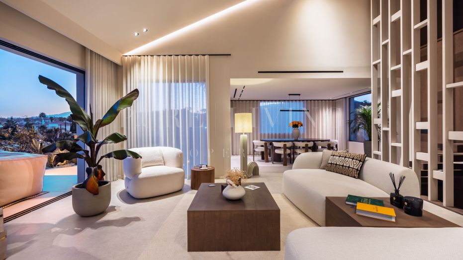 Élégance Tropicale Contemporaine au Cœur de la Vallée du Golf de Nueva Andalucía