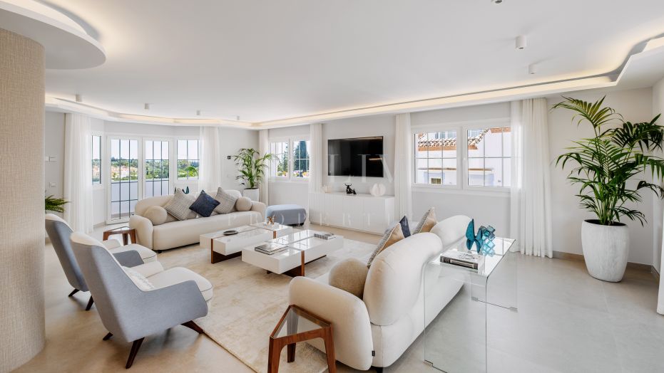 Élégance Méditerranéenne Contemporaine avec Vues Panoramiques à Nueva Andalucía, Marbella