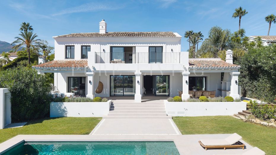 Luxe Raffiné avec Vue Mer Imprenable à Nueva Andalucía, Marbella