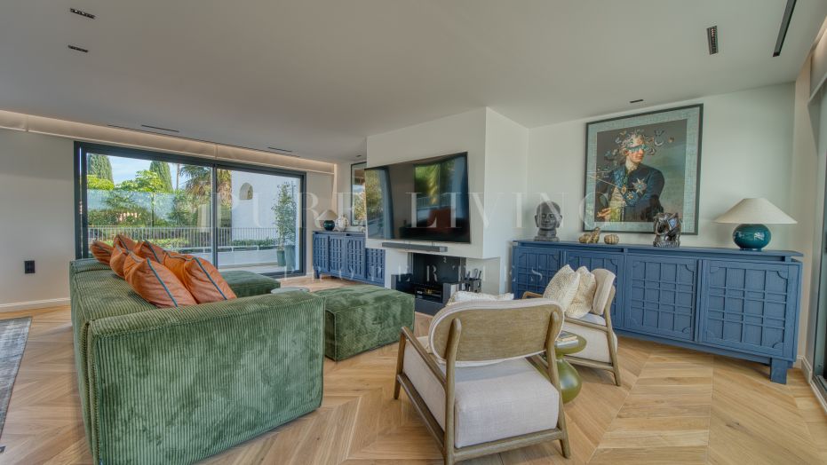 Refined 3-Bedroom Duplex with Premium Finishes in Río Real’s Birdie Club