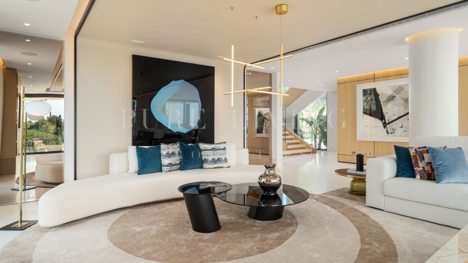 Contemporary Architectural Masterpiece with Panoramic Views in Marbella Hill Club