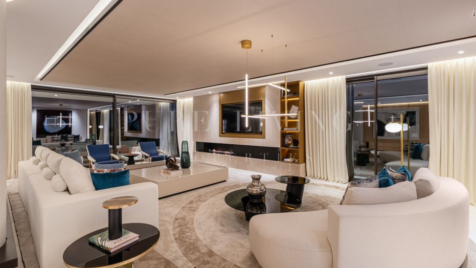 Contemporary Architectural Masterpiece with Panoramic Views in Marbella Hill Club