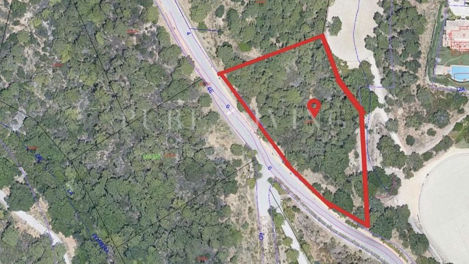 Exceptional plot with panoramic golf views located in, Marbella Club Golf Resort